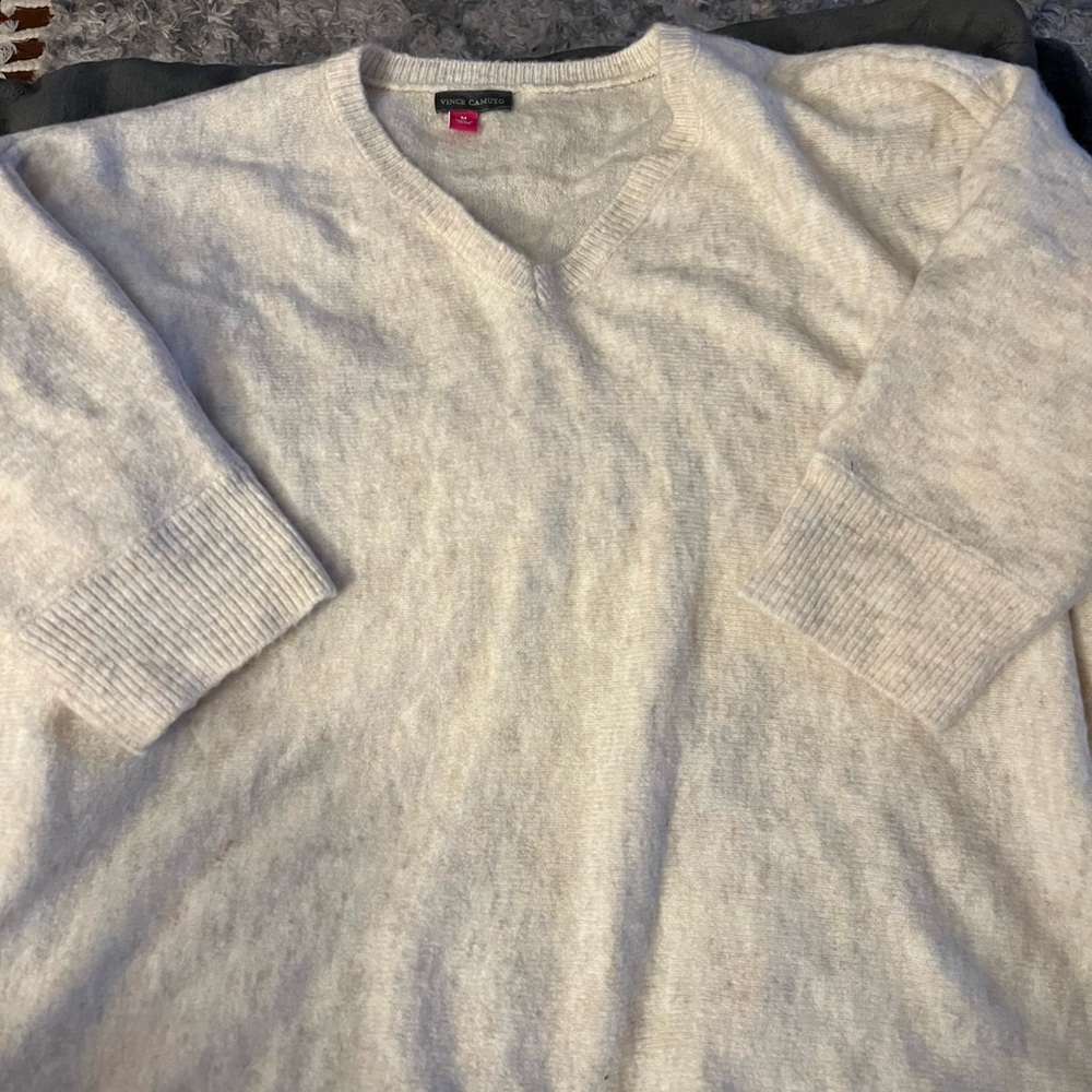 Vince Camuto Cream V-Neck Sweater Soft Knit